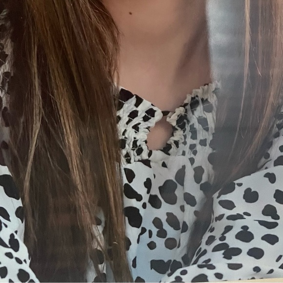 printed black and white womans blouse - Picture 2 of 2